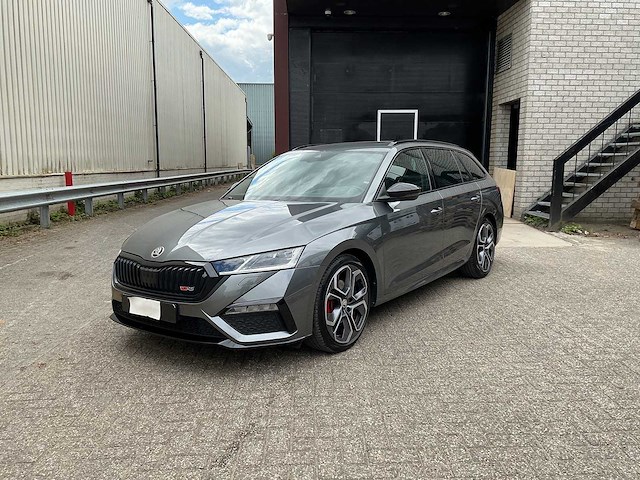 Skoda - octavia combi - 4x4 rs plus 2.0 tdi - car - 2023 - afbeelding 1 van  33