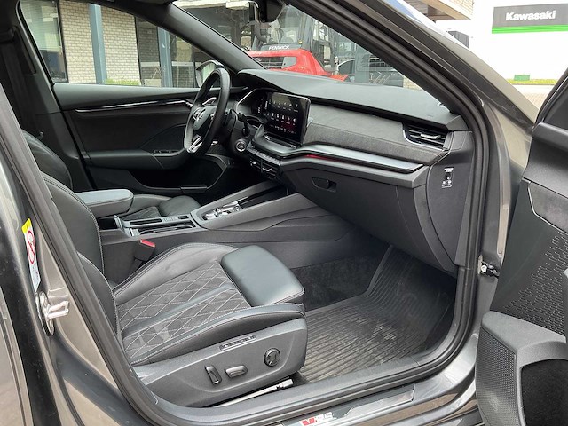 Skoda - octavia combi - 4x4 rs plus 2.0 tdi - car - 2023 - afbeelding 15 van  33
