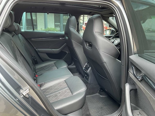 Skoda - octavia combi - 4x4 rs plus 2.0 tdi - car - 2023 - afbeelding 20 van  33