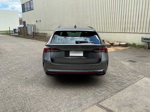 Skoda - octavia combi - 4x4 rs plus 2.0 tdi - car - 2023 - afbeelding 29 van  33