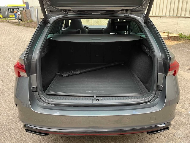Skoda - octavia combi - 4x4 rs plus 2.0 tdi - car - 2023 - afbeelding 21 van  33