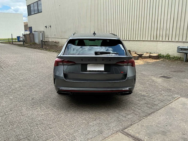 Skoda - octavia combi - 4x4 rs plus 2.0 tdi - car - 2023 - afbeelding 29 van  33