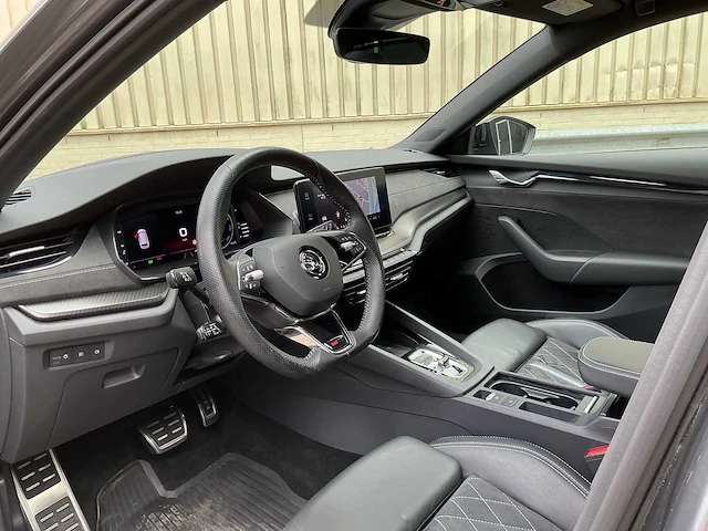 Skoda - octavia combi - 4x4 rs plus 2.0 tdi - car - 2023 - afbeelding 3 van  33