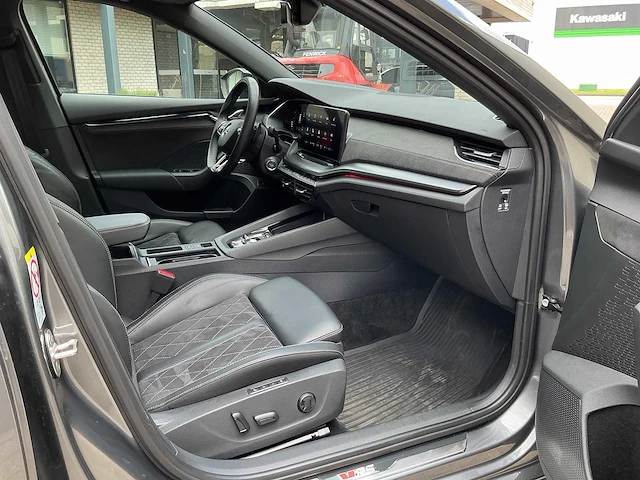 Skoda - octavia combi - 4x4 rs plus 2.0 tdi - car - 2023 - afbeelding 15 van  33