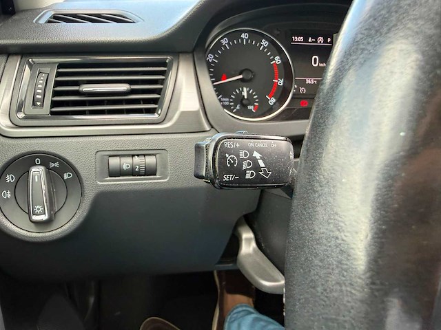 Skoda - rapid spaceback - 1.2 tsi grt joy jx-679-p 2016 iaw - afbeelding 9 van  10