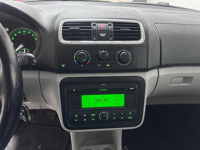 Skoda - roomster - 1.4-16v tour - 18-nxj-7 - afbeelding 5 van  19