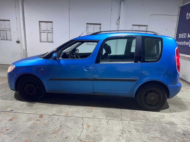 Skoda - roomster - 1.4-16v tour - 18-nxj-7 - afbeelding 12 van  19