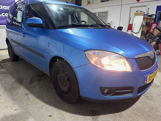 Skoda - roomster - 1.4-16v tour - 18-nxj-7 - afbeelding 16 van  19