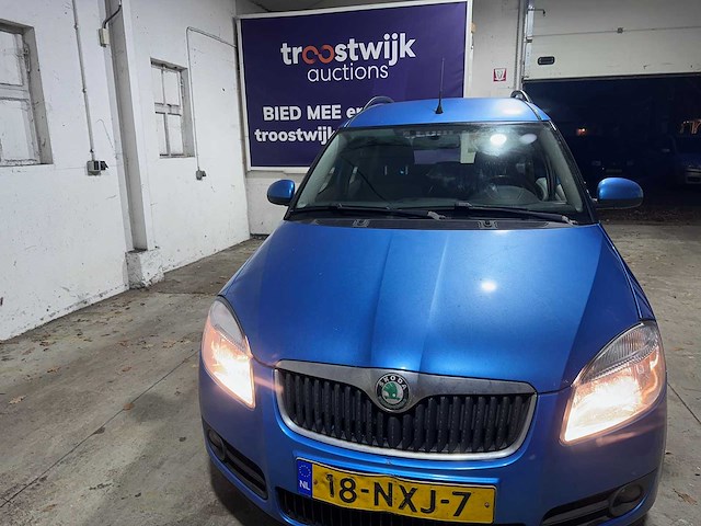 Skoda - roomster - 1.4-16v tour - 18-nxj-7 - afbeelding 17 van  19