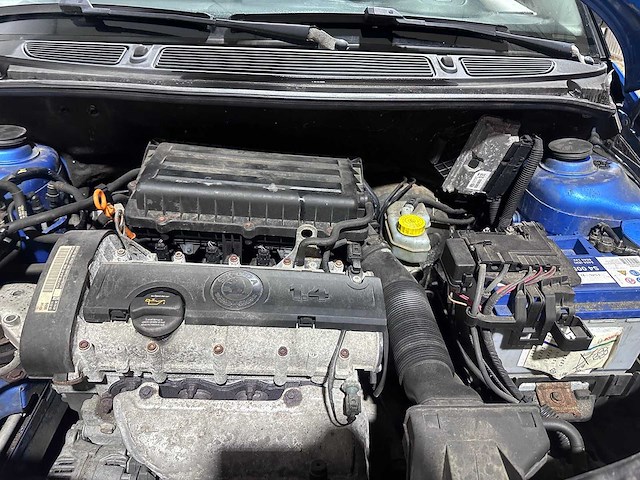 Skoda - roomster - 1.4-16v tour - 18-nxj-7 - afbeelding 9 van  19