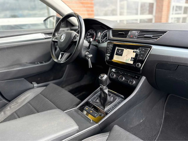 Skoda - superb combi - 1.4 tsi act amb. bns - personenauto - 2016 - afbeelding 3 van  26