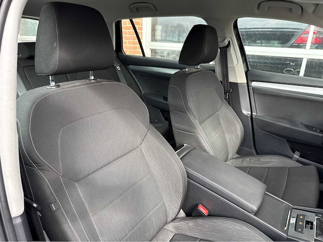 Skoda - superb combi - 1.4 tsi act amb. bns - personenauto - 2016 - afbeelding 5 van  26