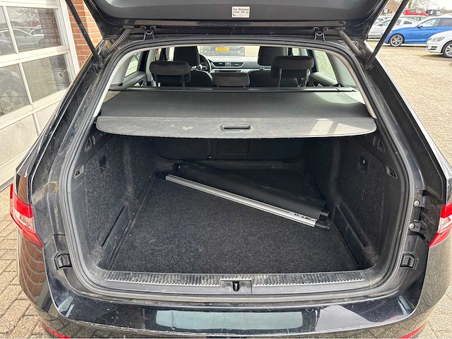 Skoda - superb combi - 1.4 tsi act amb. bns - personenauto - 2016 - afbeelding 9 van  26