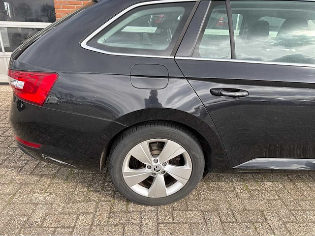 Skoda - superb combi - 1.4 tsi act amb. bns - personenauto - 2016 - afbeelding 10 van  26