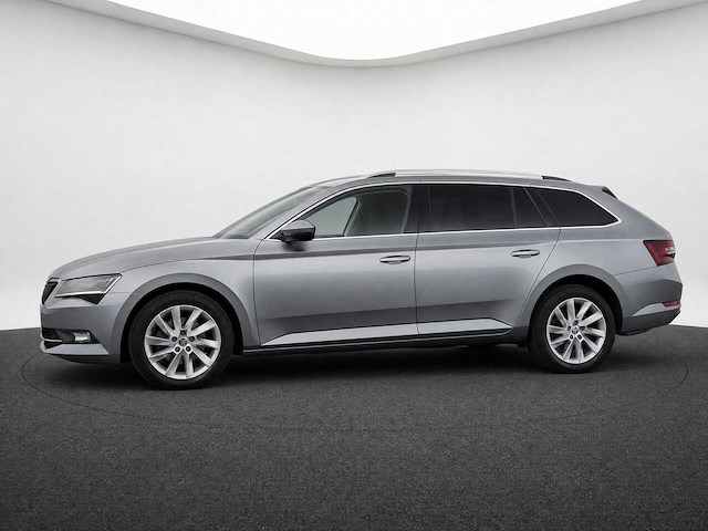 Skoda - superb combi - 1.5 tsi act amb. bns - l-611-zn- 2019 iaw - afbeelding 7 van  15