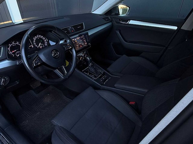Skoda - superb combi - 1.5 tsi act amb. bns - l-611-zn- 2019 iaw - afbeelding 2 van  15