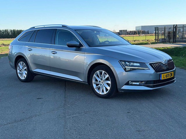 Skoda - superb combi - 1.5 tsi act amb. bns - l-611-zn- 2019 iaw - afbeelding 15 van  15