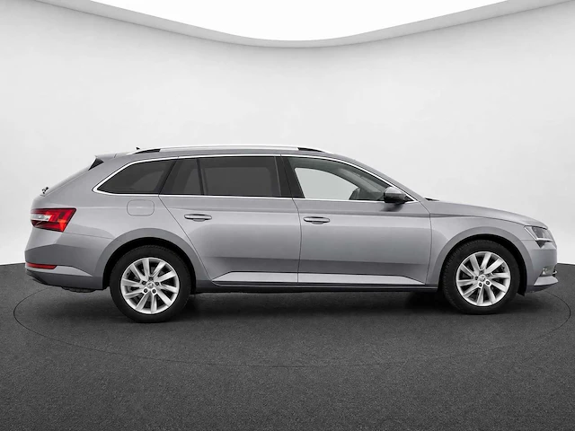 Skoda - superb combi - 1.5 tsi act amb. bns l-611-zn 2019 iaw - afbeelding 12 van  15