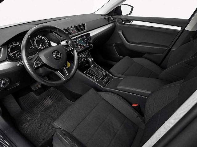 Skoda - superb combi - 1.5 tsi act amb. bns l-611-zn 2019 iaw - afbeelding 14 van  15