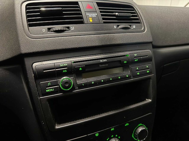 Skoda - yeti - 1.2 tsi active 2010 h-385-fz iaw - afbeelding 20 van  20