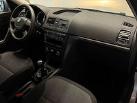 Skoda - yeti - 1.2 tsi active 2010 h-385-fz iaw - afbeelding 2 van  18
