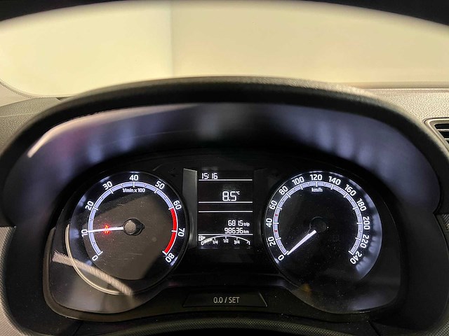 Skoda fabia 1.0 active, j-917-vf - afbeelding 1 van  8
