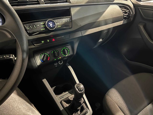 Skoda fabia 1.0 active, j-917-vf - afbeelding 3 van  8