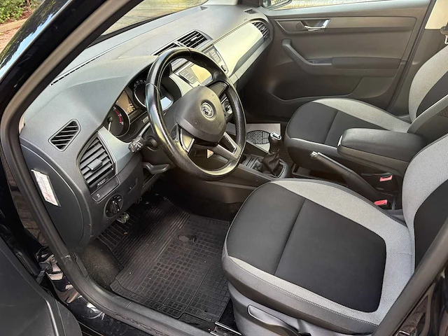 Skoda fabia 1.0 active, kbr-03-v - afbeelding 8 van  11