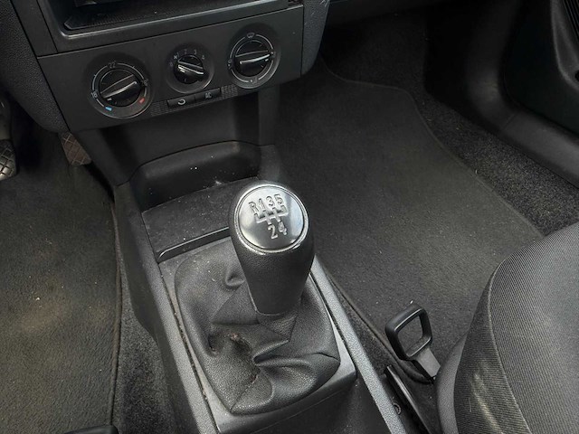 Škoda fabia 1.4-16v elegance | z-250-dx i - afbeelding 12 van  18