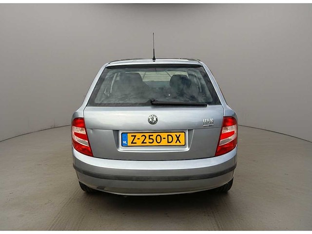 Škoda fabia 1.4-16v elegance | z-250-dx i - afbeelding 14 van  18