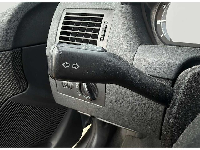 Škoda fabia 1.4-16v elegance | z-250-dx i - afbeelding 15 van  18