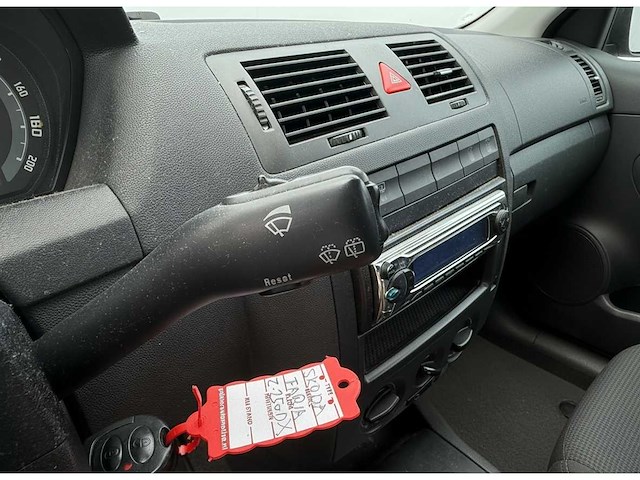 Škoda fabia 1.4-16v elegance | z-250-dx i - afbeelding 16 van  18