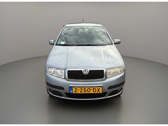 Škoda fabia 1.4-16v elegance | z-250-dx i - afbeelding 17 van  18