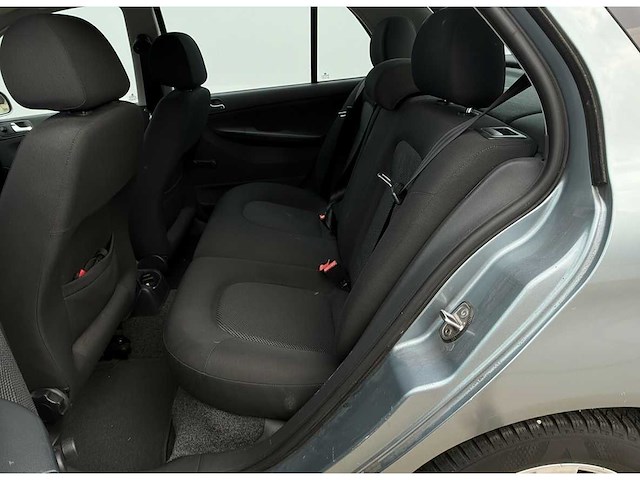 Škoda fabia 1.4-16v elegance | z-250-dx i - afbeelding 7 van  18