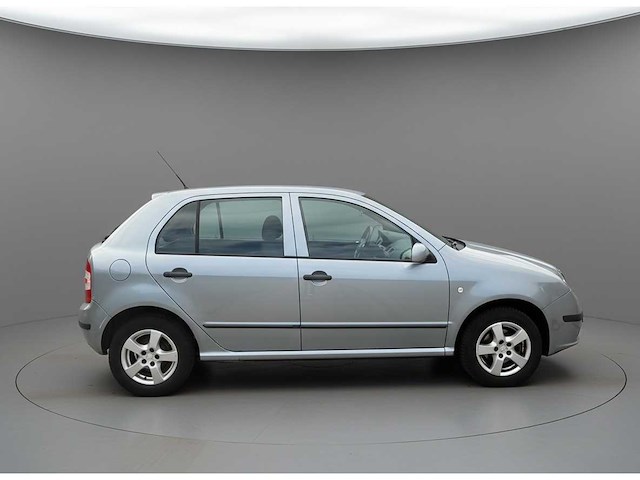 Škoda fabia 1.4-16v elegance | z-250-dx i - afbeelding 9 van  18
