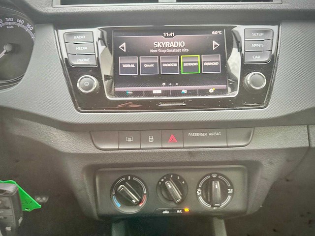 Skoda fabia combi 1.0 active; xp-975-h - afbeelding 2 van  14