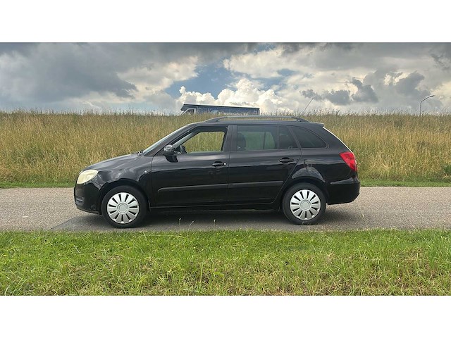 Skoda fabia combi 1.2-12v go 2010 | n-341-dt i - afbeelding 9 van  13