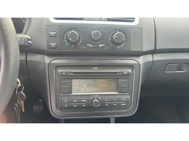 Skoda fabia combi 1.2-12v go 2010 | n-341-dt i - afbeelding 10 van  13