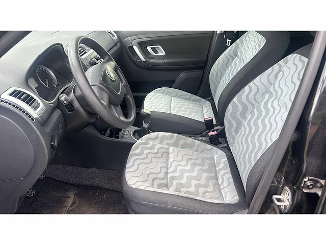 Skoda fabia combi 1.2-12v go 2010 | n-341-dt i - afbeelding 8 van  13