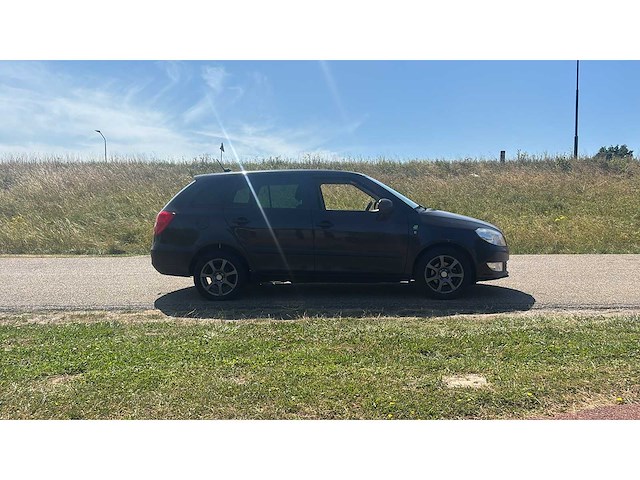 Skoda fabia combi 1.2 tdi greenline 2011 | 10-pdf-2 i - afbeelding 3 van  13