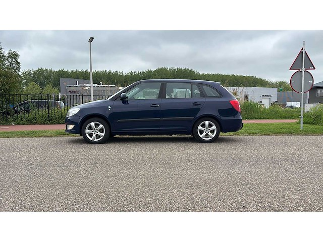 Skoda fabia combi 1.2 tdi greenline 2012 | 26-tln-7 i - afbeelding 8 van  14