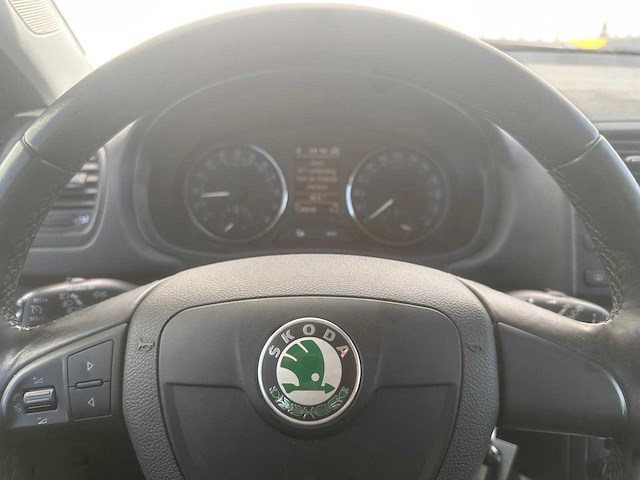 Skoda fabia combi 1.2 tdi greenline, 31-zhf-3 - afbeelding 2 van  12