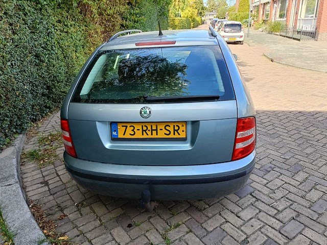 Skoda fabia combi 1.4-16v ambiente , 73-rh-sr - afbeelding 15 van  17