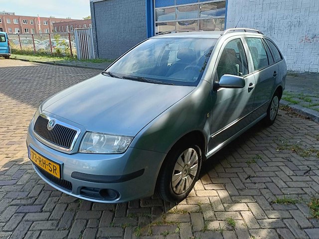 Skoda fabia combi 1.4-16v ambiente , 73-rh-sr - afbeelding 1 van  2