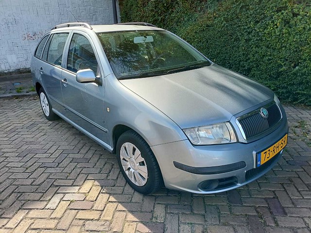 Skoda fabia combi 1.4-16v ambiente , 73-rh-sr - afbeelding 4 van  9