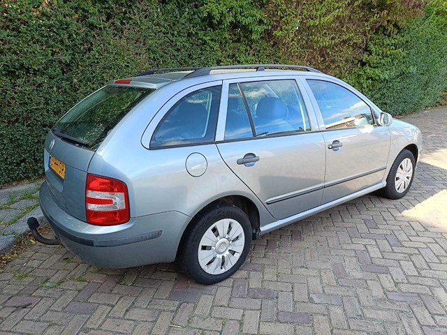 Skoda fabia combi 1.4-16v ambiente , 73-rh-sr - afbeelding 5 van  9