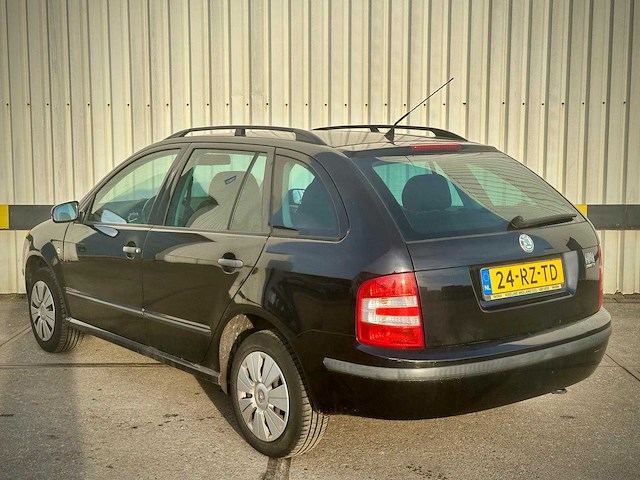 Skoda fabia combi 1.4 16v equipe, 24-rz-td - afbeelding 5 van  8