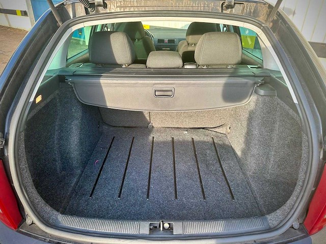 Skoda fabia combi 1.4 16v equipe, 24-rz-td - afbeelding 3 van  13