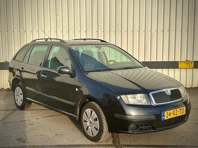 Skoda fabia combi 1.4 16v equipe, 24-rz-td - afbeelding 7 van  13
