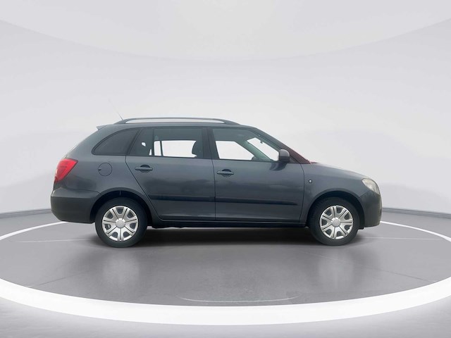 Skoda fabia combi 1.4-16v tour 2010 | 89-klf-9 - afbeelding 7 van  21